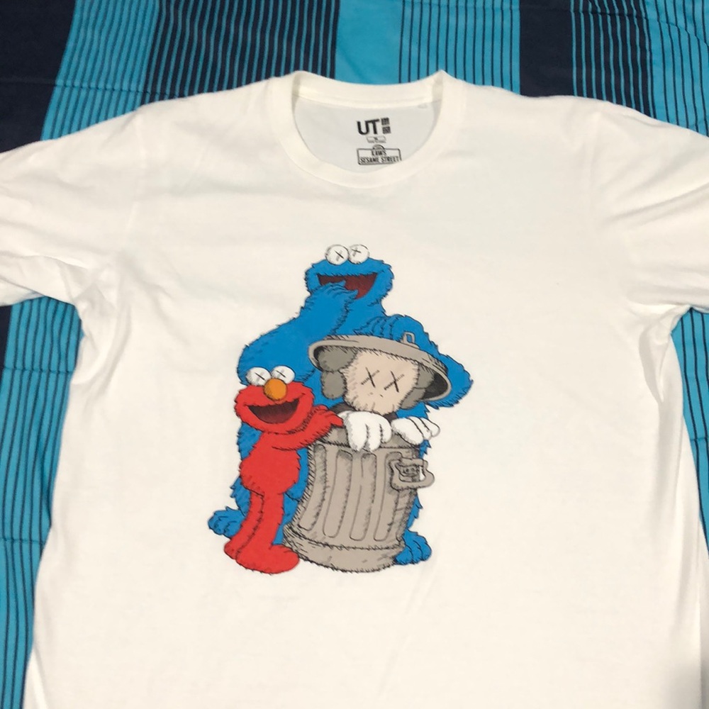 Kaws x UNIQLO tee